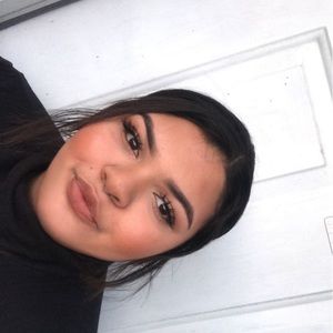 Meet your Posher, Manuela